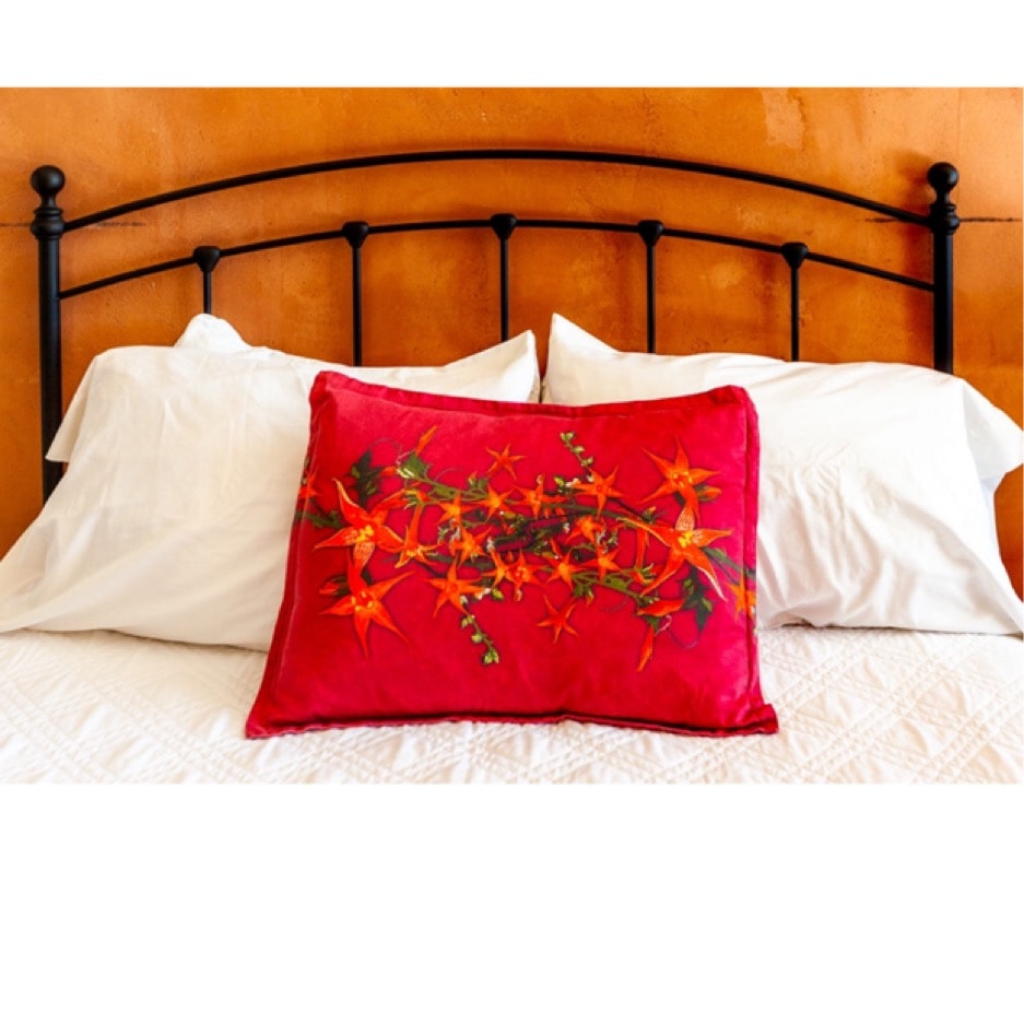 Cozy Southwest-style guest room at La Posada Pintada